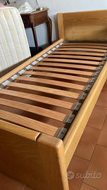 Letto in legno massello