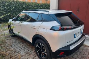 Peugeot e-2008  elettrica