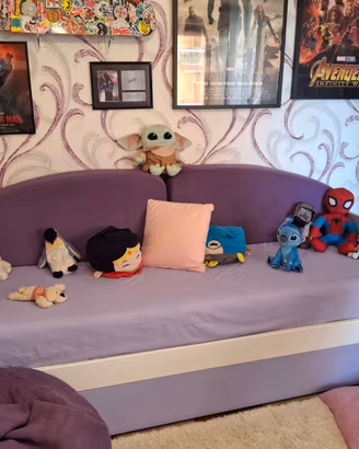 Letto singolo completo.  Doppio materasso