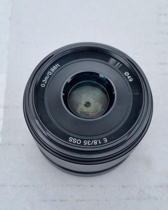 Obiettivo Sony 35mm f/1.8 OSS (Perfetto per a6000