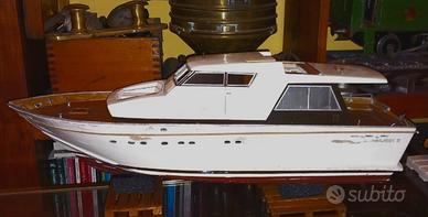 Modellino vintage yacht di cantiere