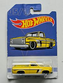 Hot Wheels Silverado "83 Chevy Silverado"