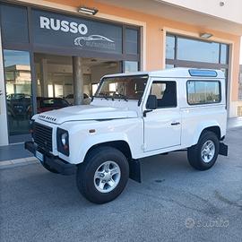 Land Rover Defender 90 2.4 TD4 Station Wagon SE