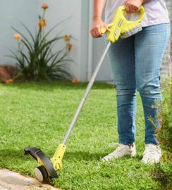 Tagliabordi a batteria Ryobi, testina girevole
