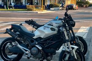 Ducati Monster 696 - 2008