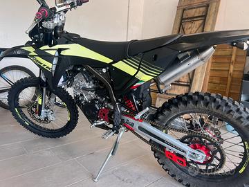 Fantic XEF 125 Performance (2024) - Pari al Nuovo