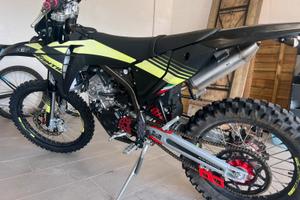 Fantic XEF 125 Performance (2024) - Pari al Nuovo