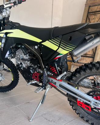 Fantic XEF 125 Performance (2024) - Pari al Nuovo