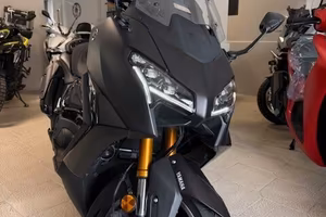 Yamaha T Max 560 TECH MAX DARK MAGMA