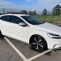 Volvo V40 D2 R-Design 10/2017