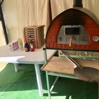 Forno a legna pizza party
