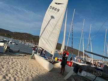 Catamarano Dart 18