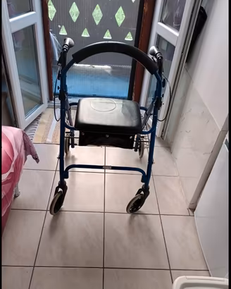 deambulatore pieghevole 