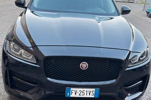 Jaguar F Pace