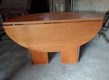 Tavolo ovale pieghevole 6 sedie diversi tappeti