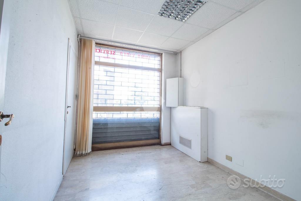 NEGOZIO A RIETI - Vista 3