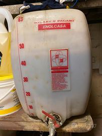 Contenitore per liquidi alimentari