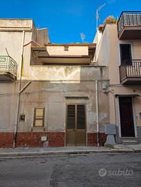 Casa indipendente pressi spiaggia praiola