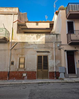 Casa indipendente pressi spiaggia praiola