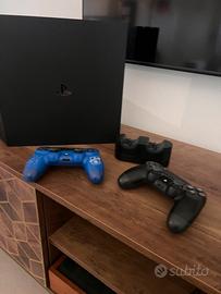 PlayStation 4 PRO A Black  più controller lim edit