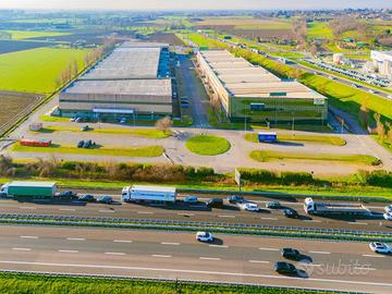 Attività / Licenza di 300 m² a Castenedolo