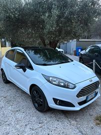 Ford fiesta black and white edition neopatentati