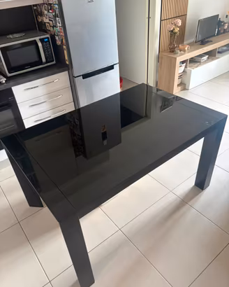 Tavolo e 2 sedie