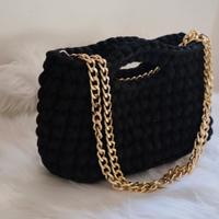 Borsa all’uncinetto con catenella