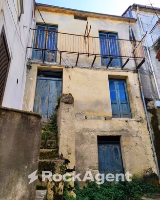 LAURIA ( PZ )- CASA DA RISTRUTTURARE MQ.120