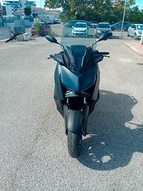 YAMAHA  HMAX  300