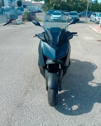 YAMAHA  HMAX  300