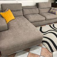 Divano nuovo in tessuto