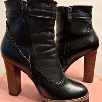 Tronchetto in vera pelle nera firmati Cinti