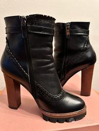 Tronchetto in vera pelle nera firmati Cinti