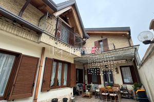 3LOCALI SEMI INDIPENDENTE CON CORTILE PRIVATO E SE