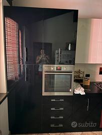 Cucina con forno e Lavastoviglia