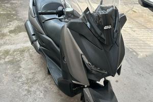 Yamaha X Max 300