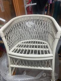 Sedia a dondolo e sedia rattan