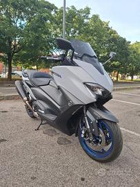 Yamaha Tmax 560