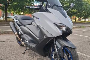 Yamaha Tmax 560