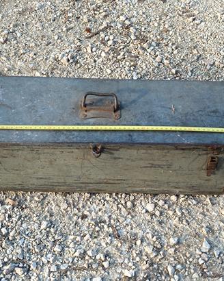 cassa baule in ferro vintage industriale 
