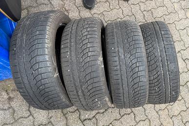 Nokian WRA4 215/50-17 95V