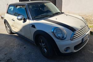 mini r56  fiancata da sistemare.