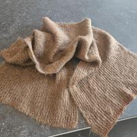 Sciarpa marrone in lana fatta a mano