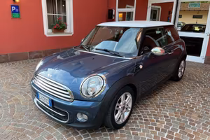 Mini 2.0 16V Cooper DIESEL - Automatica