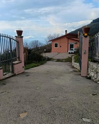 Casa in campagna . Picerno/Tito scalo