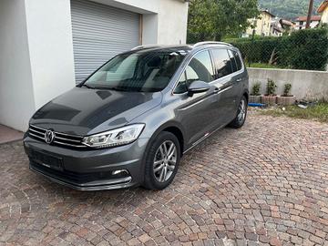 Volkswagen Touran 1.5 TSI EVO DSG Executive BlueMo