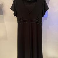 Vestito nero elegante con paillettes