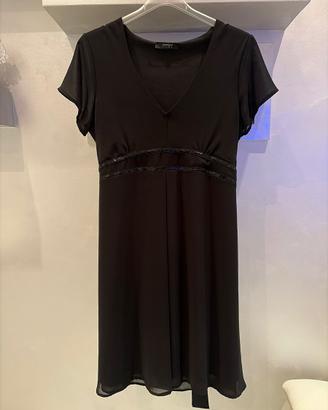 Vestito nero elegante con paillettes