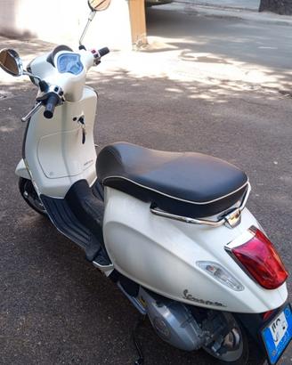 scooter piaggio vespa sprint 